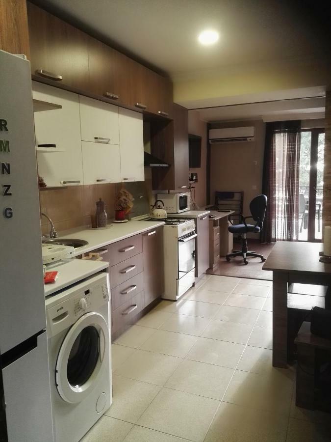 Apartment Agmashenebeli 99 Kobuleti Bagian luar foto